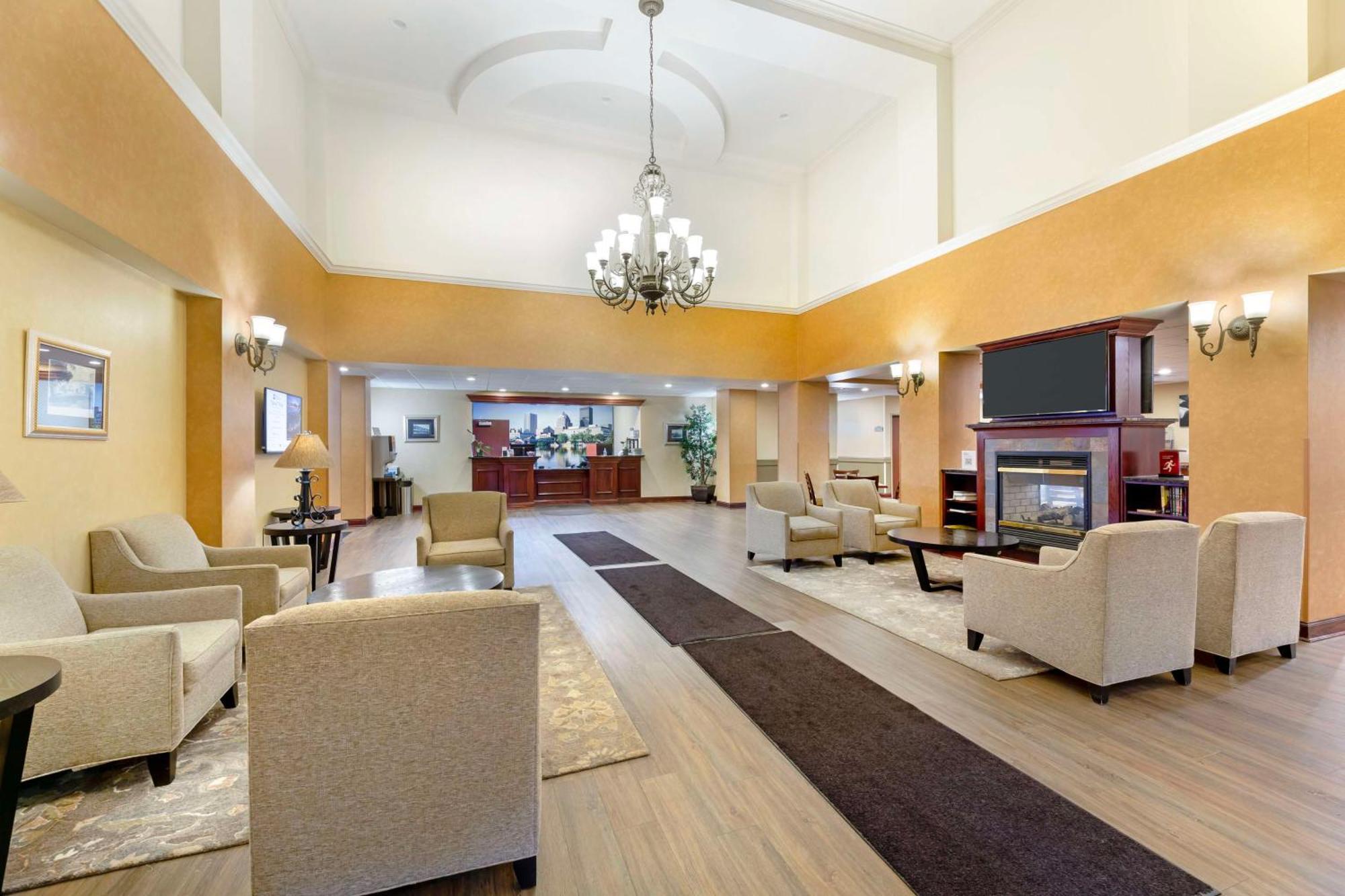 Best Western Plus Victor Inn & Suites Eksteriør billede