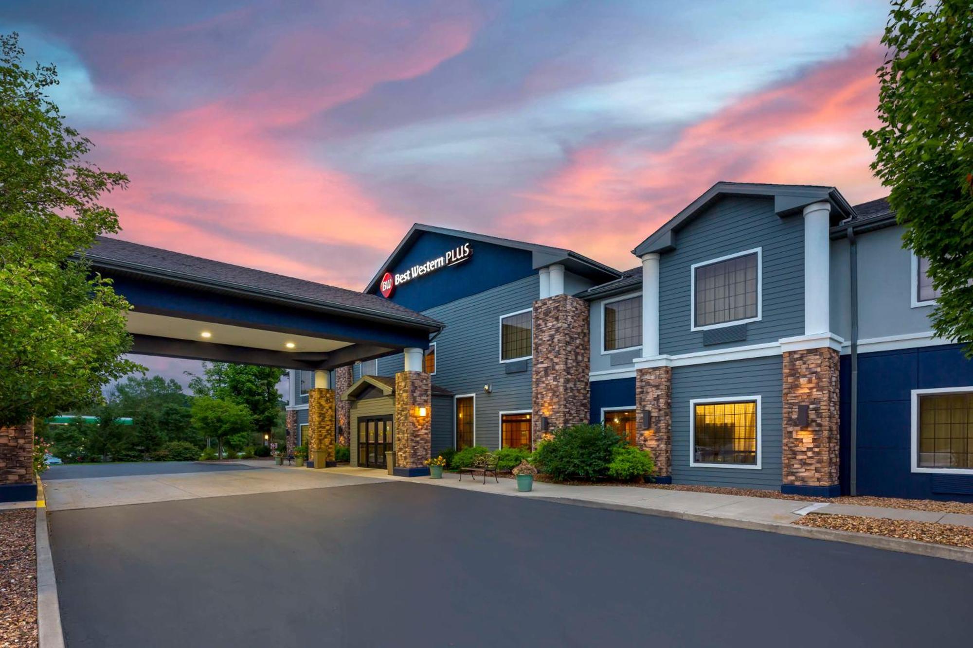 Best Western Plus Victor Inn & Suites Eksteriør billede